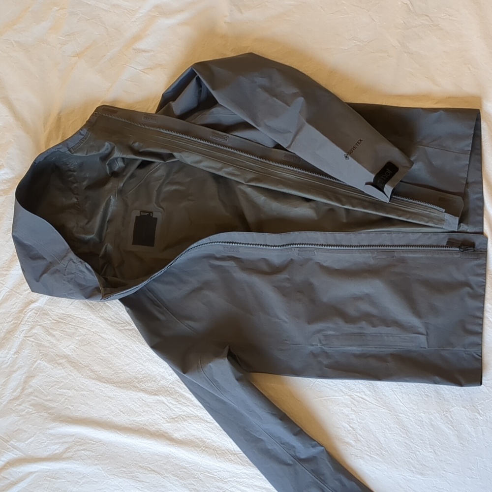 Gray Marmot Men's Prescott Size Small Gore-Tex Rain Jacket Longer Length